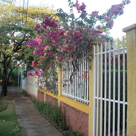 Hostal Casa Los Espinoza Манагуа Экстерьер фото