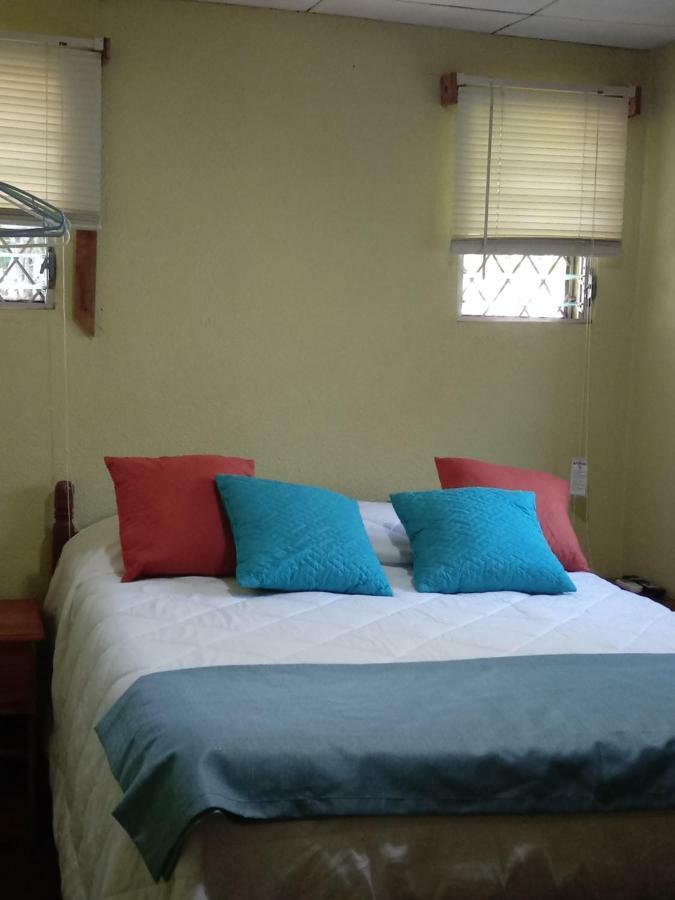 Hostal Casa Los Espinoza Манагуа Экстерьер фото